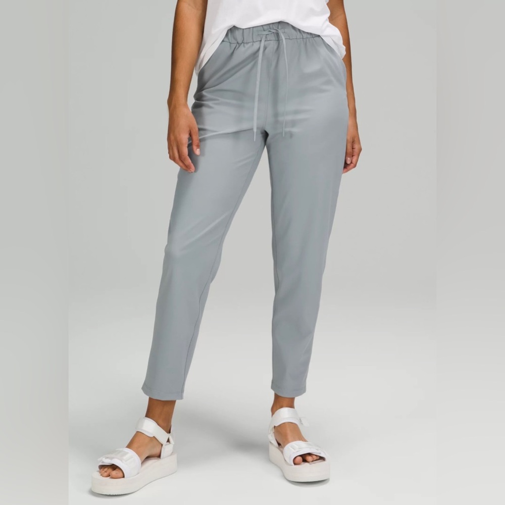 Lululemon Stretch High Rise 7/8 Length 25” Light Gray Pants
